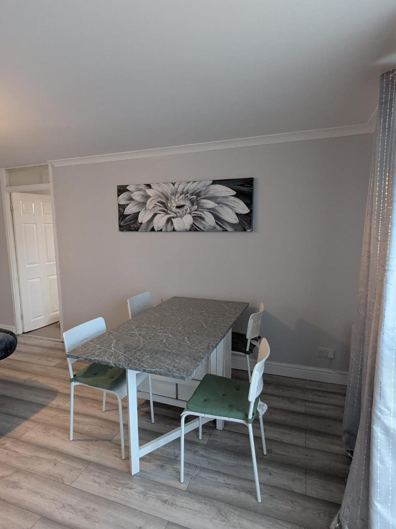 A&A Apartment Basildon Nevendon 외부 사진